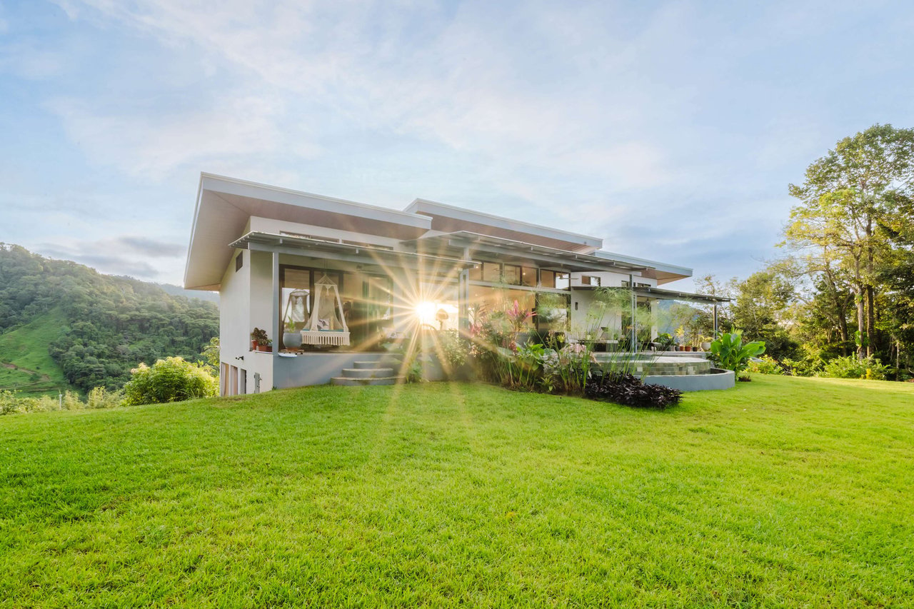 Casa Turi-Uha Panoramic White Water Ocean View Estate