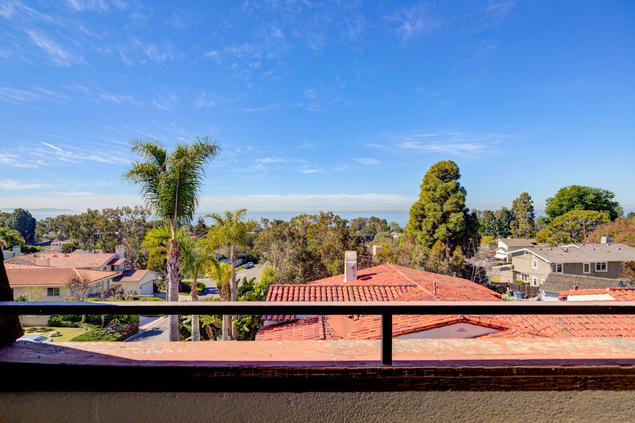 2357 Palos Verdes Drive W Unit: 7