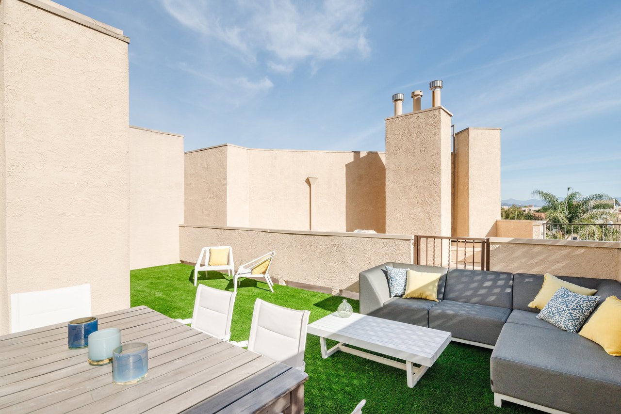 1633 S Bentley Ave Unit: 305