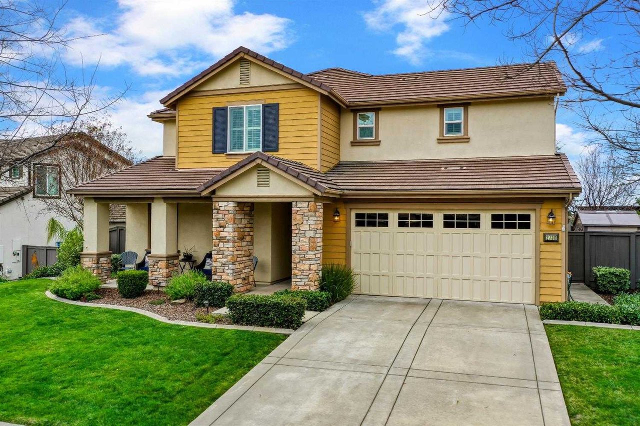 2736 Dana Loop