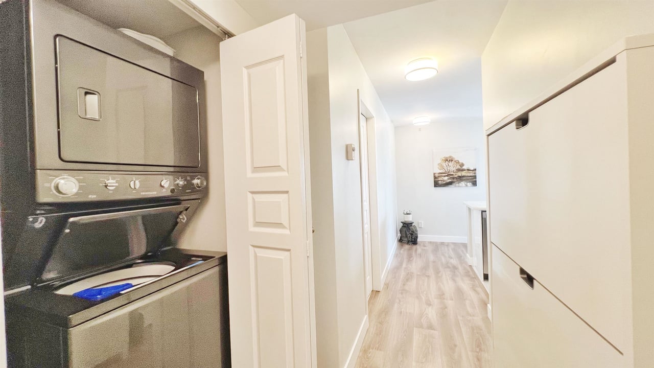 905-3438 Vanness Ave