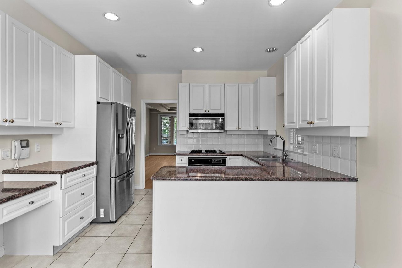 3866 W 24th Ave