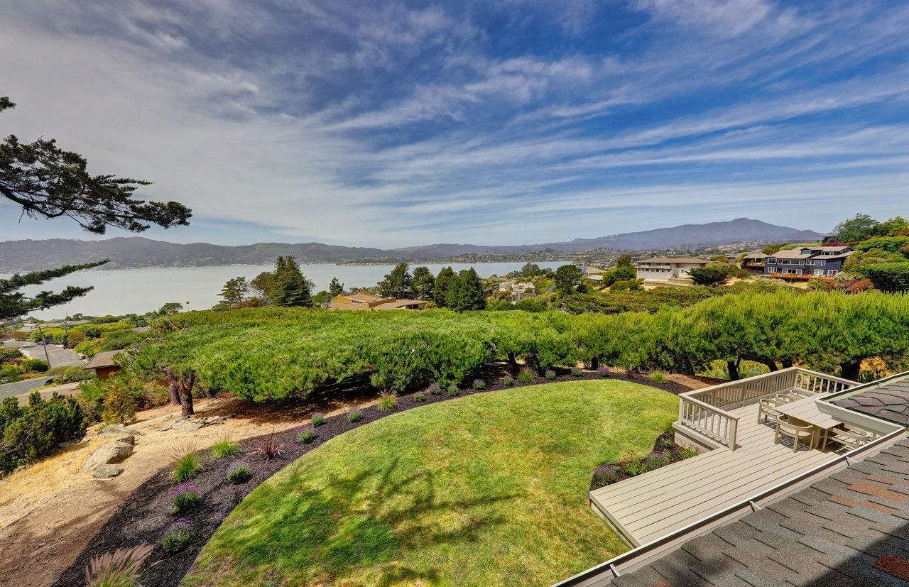 6 Mira Flores Lane