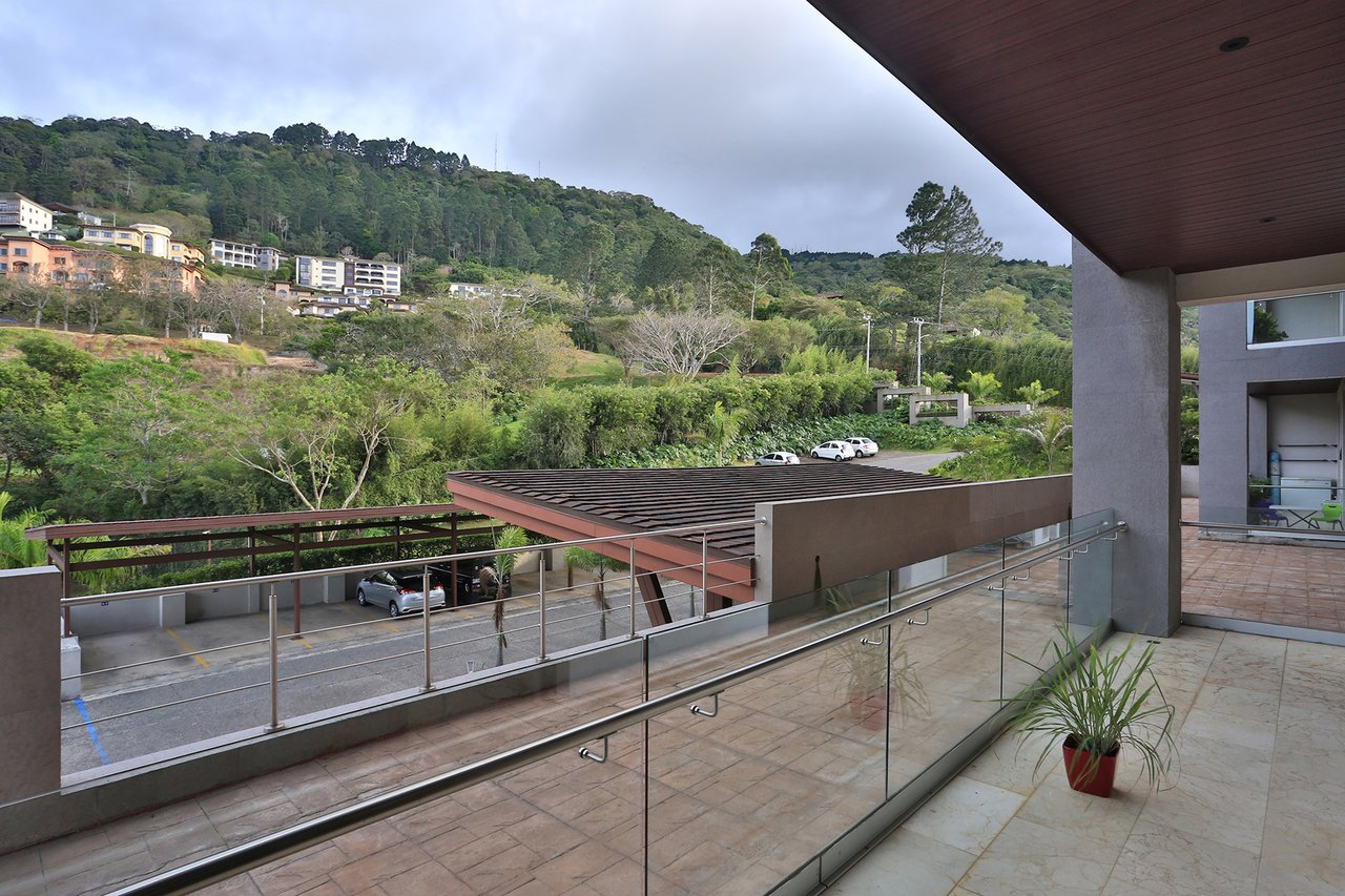Designer Garden Level Condo, Santa Ana, San Jose
