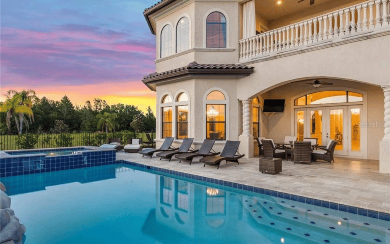 Living in Reunion Resort