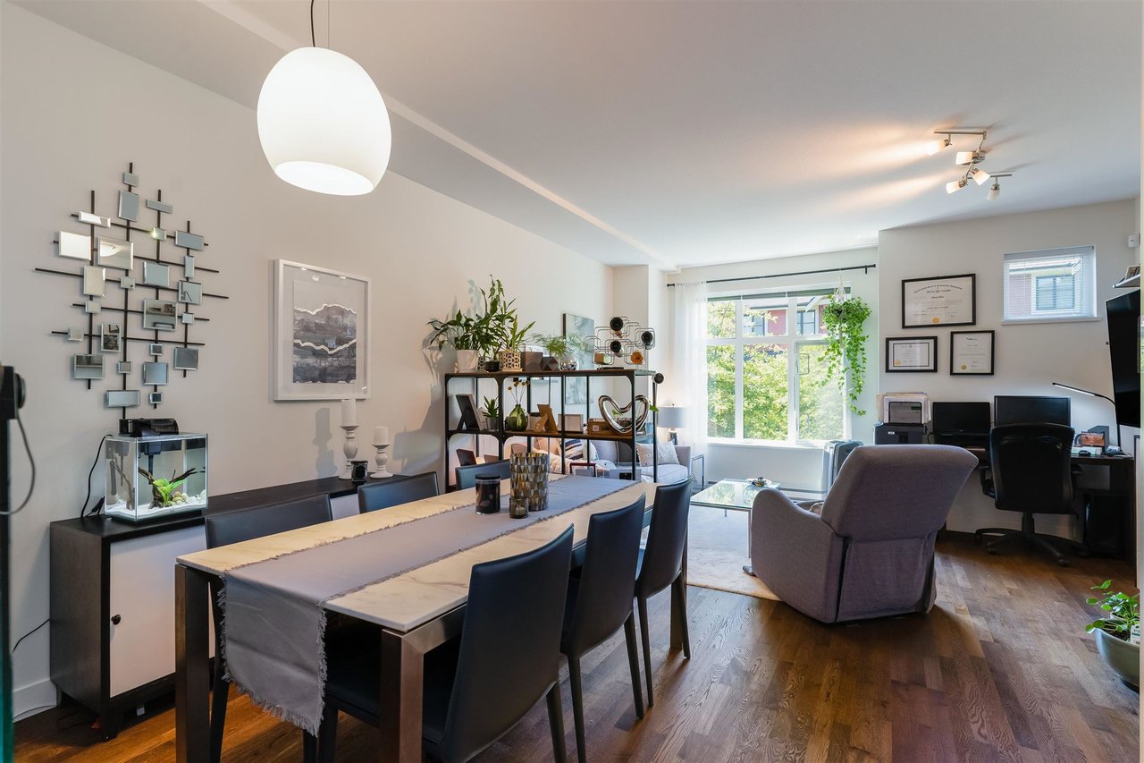 906-8485 New Haven Close