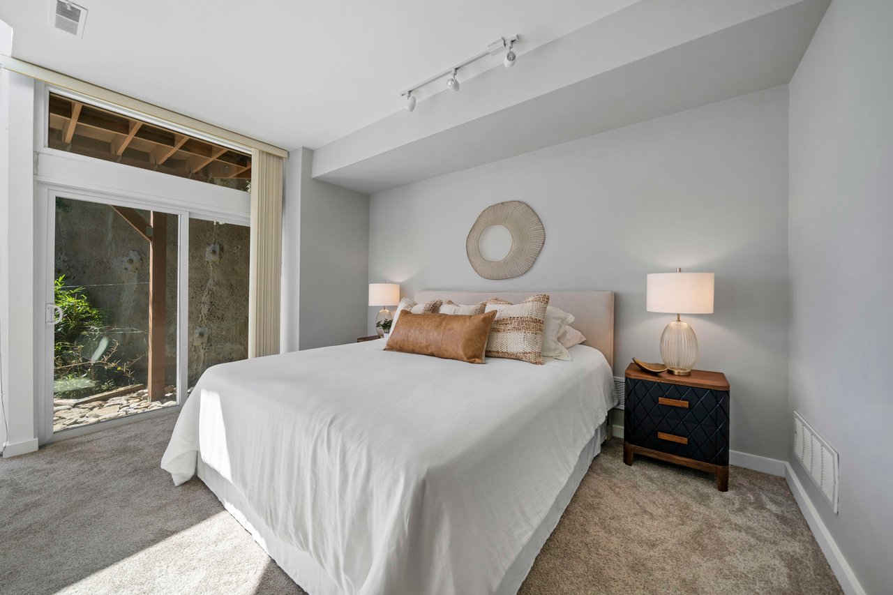 1041 SAINT GREGORY STREET #4