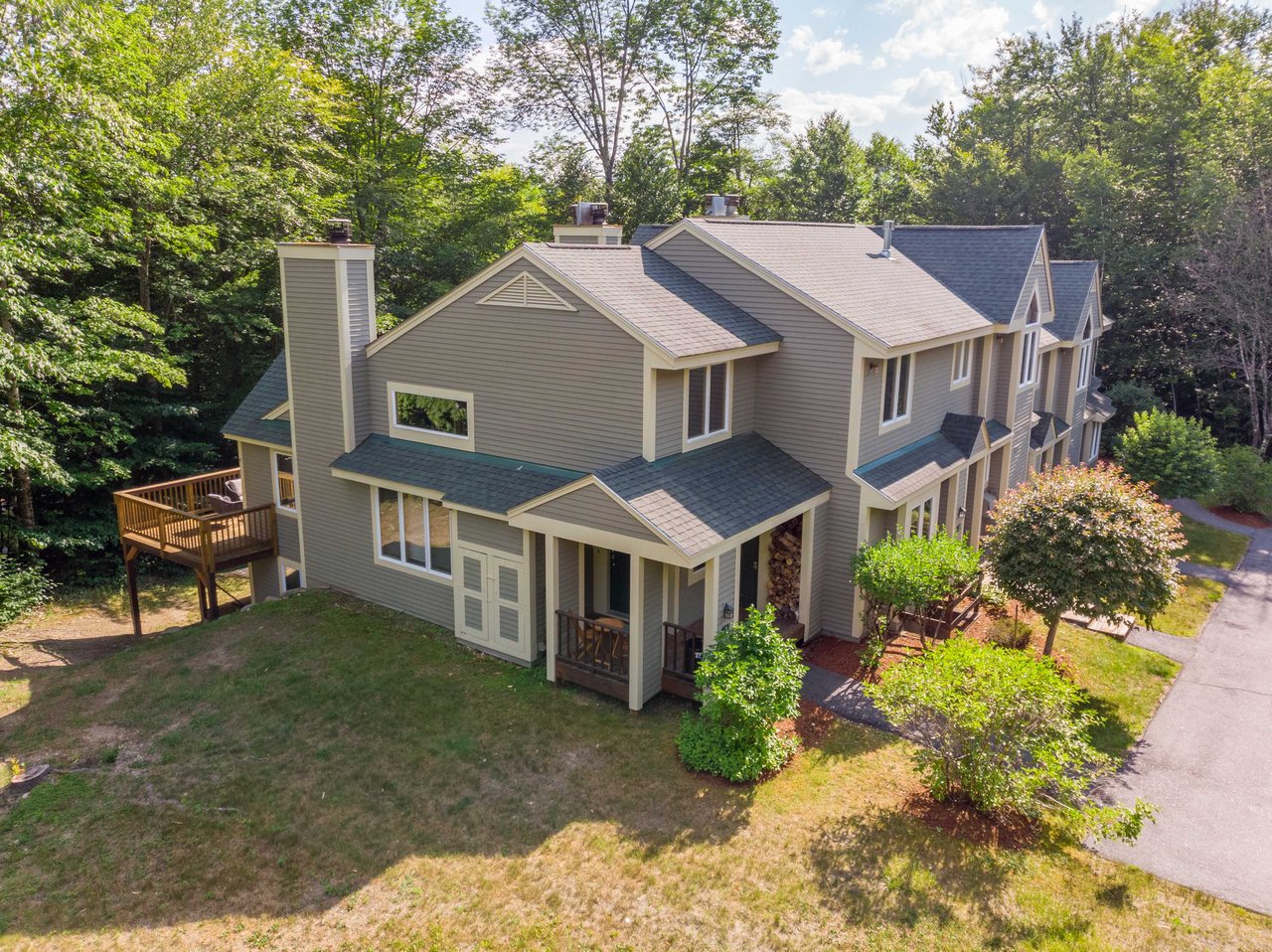 4 bedroom + Loft Forest Ridge Town Home for Ski Season