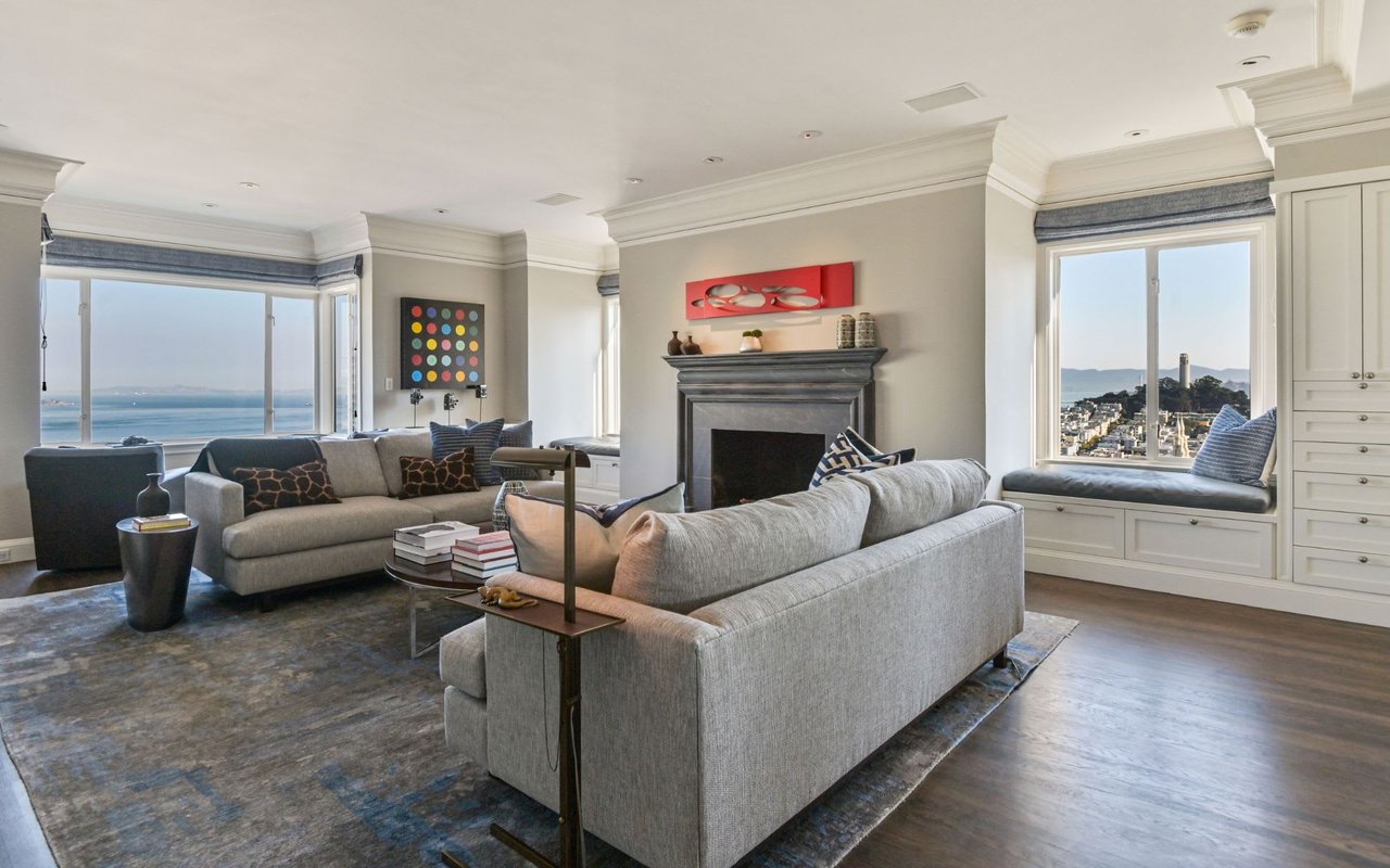  Prestigious Half Floor Apartment on Russian Hill