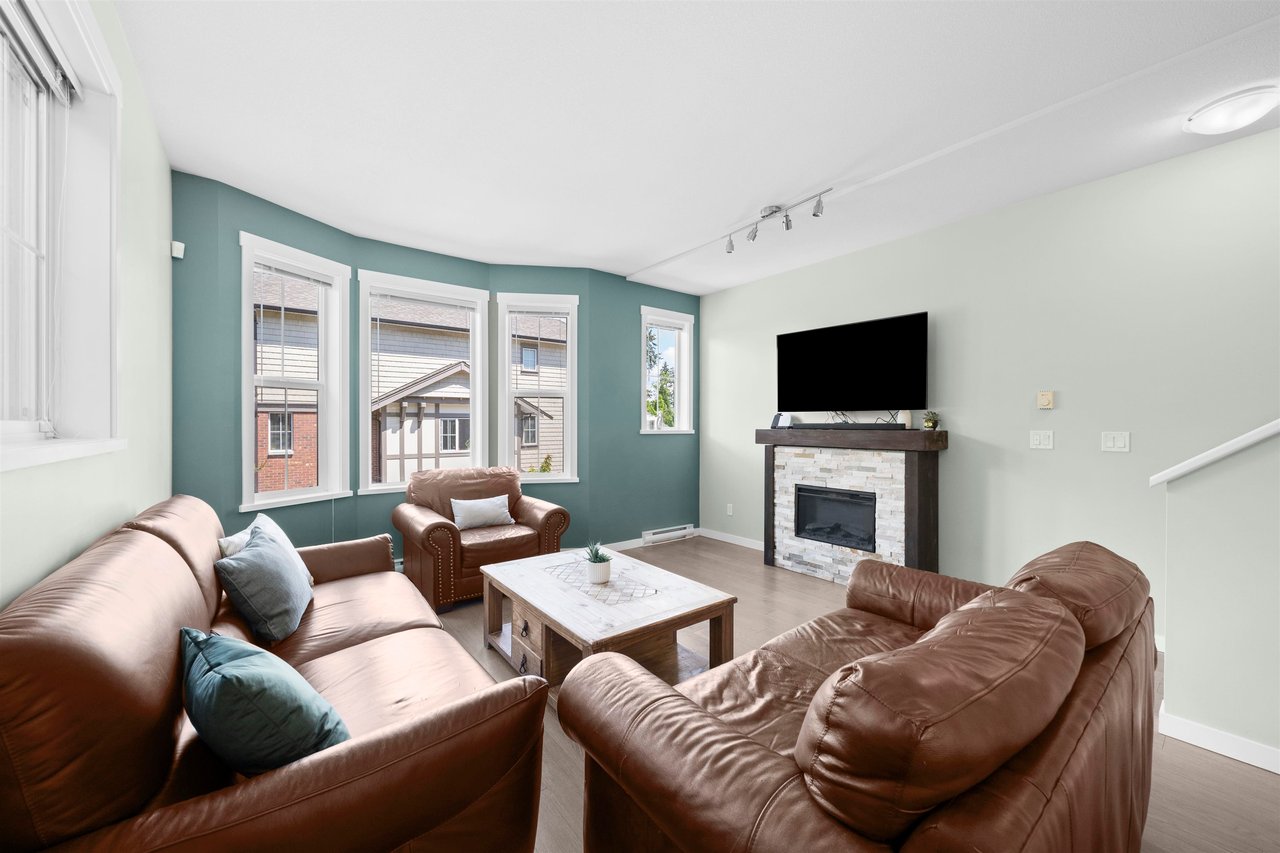 83-14838 61 Ave