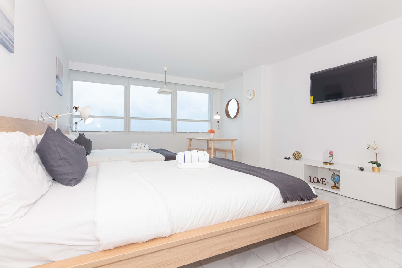 5445 Collins Ave #822 Miami Beach FL-33140