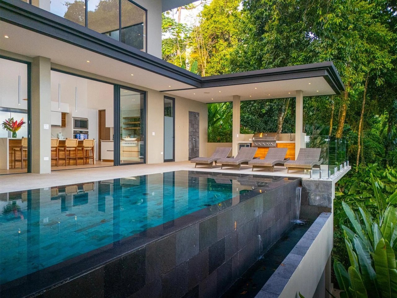 Whale Tail View Ridgetop Home, Uvita, Puntarenas