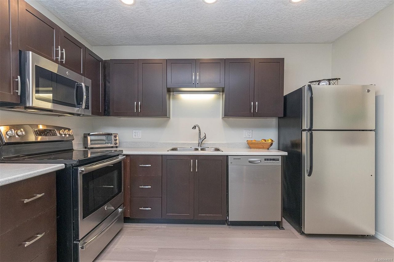 577 Kingsview Ridge