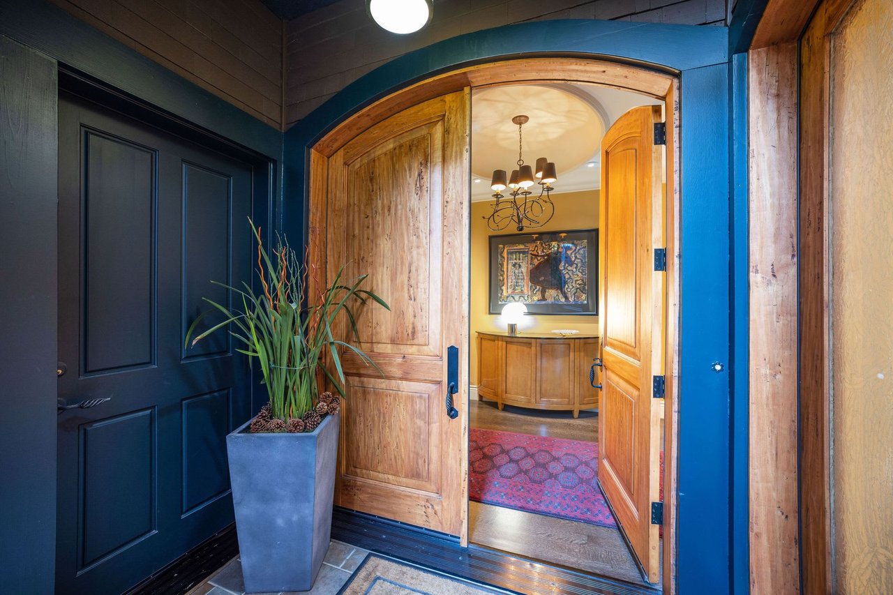 54 De Silva Island Drive
