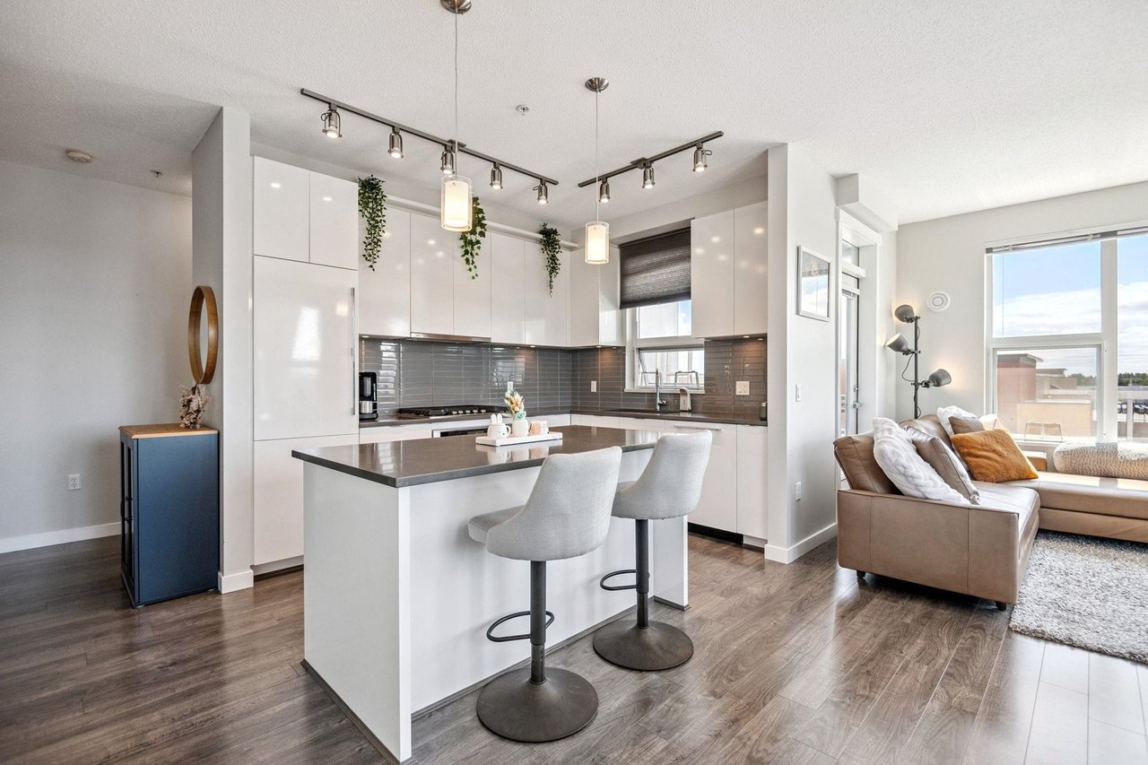 523-9311 Alexandra Rd