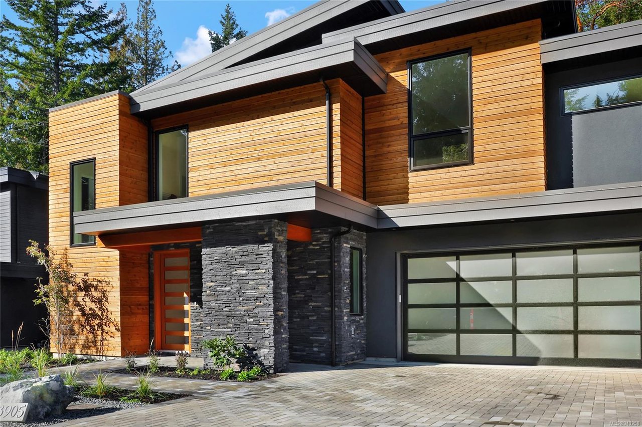 3905 Olympian Wy