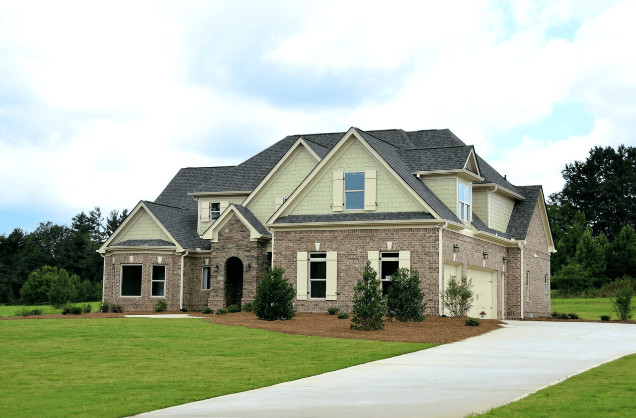 U.S. Home Sellers Are Dropping Prices, Signaling a Market Slowdown
