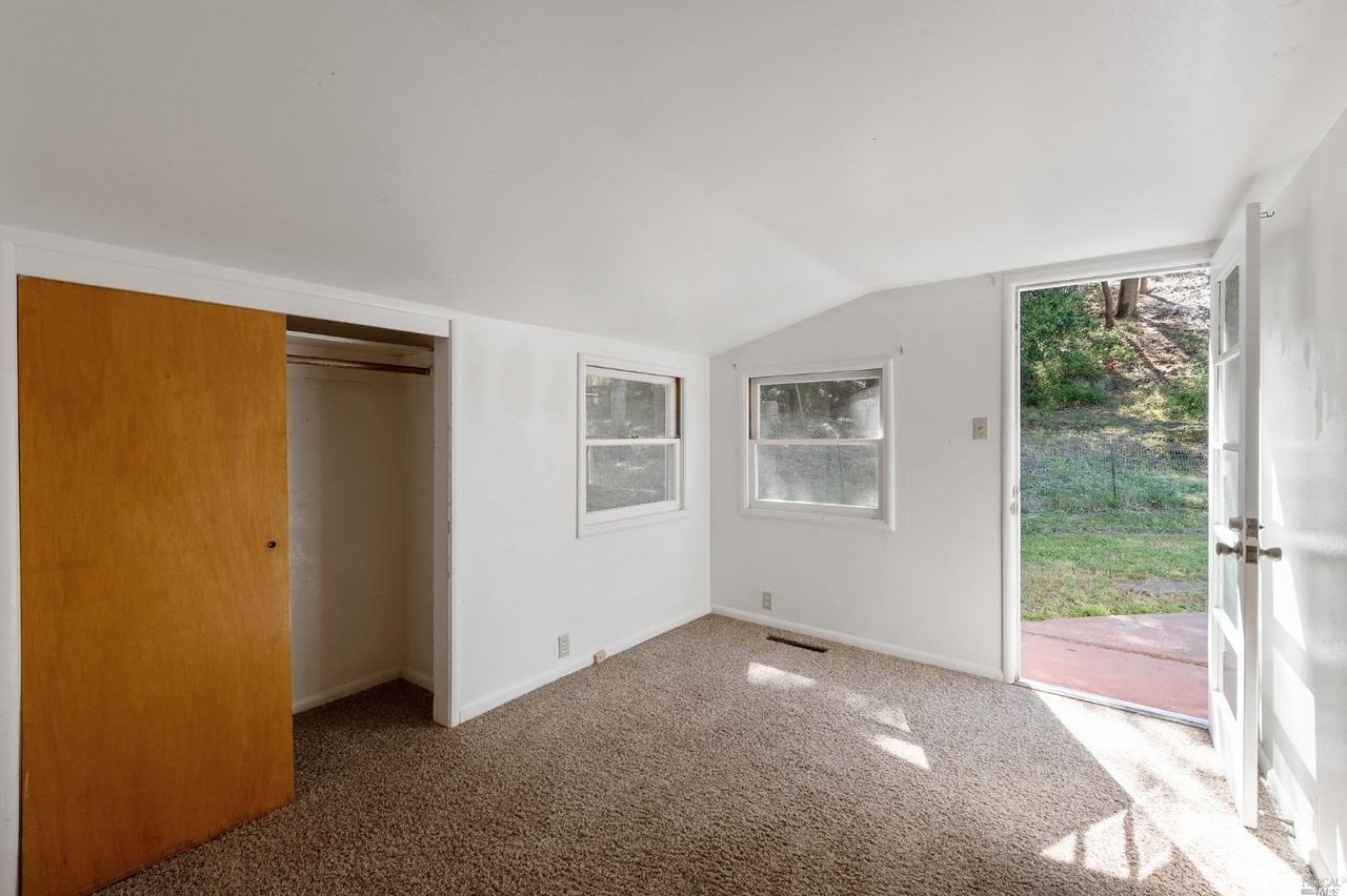 3295 Linwood Ave