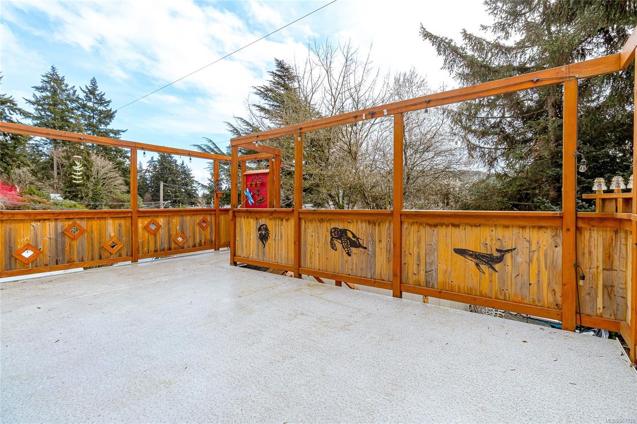 1335 Justine Pl, Langford