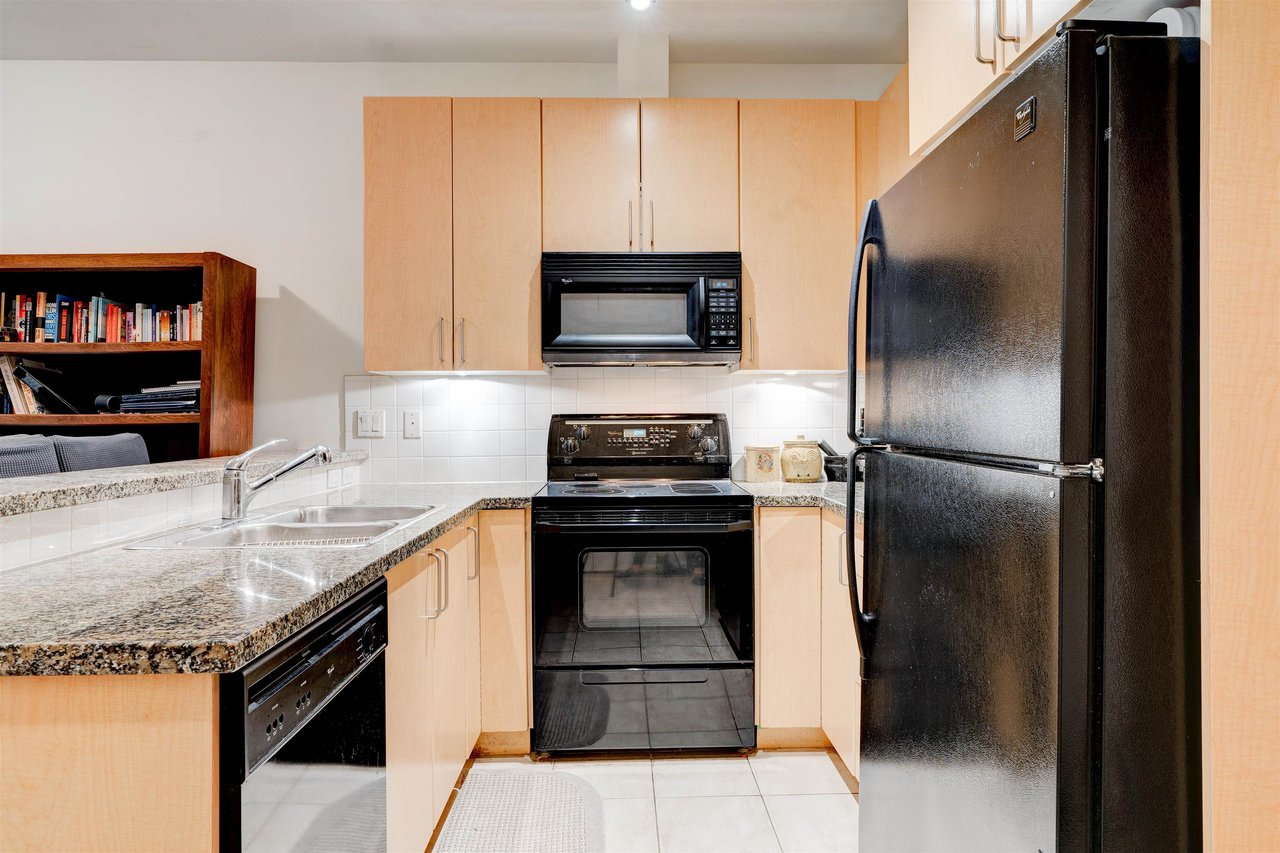 206-2065 W 12th Avenue, Vancouver