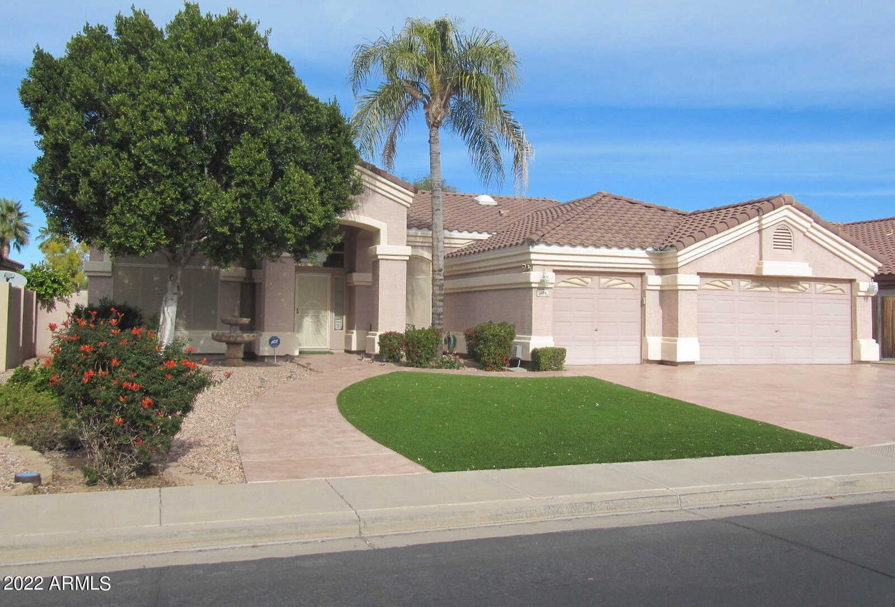 494 W Johnson Drive