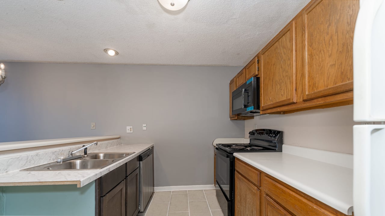 1 Bedroom Condo in Madison City!! Great Price!!