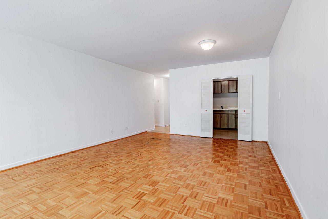 FOREST HILL OVERSIZED SUITE
