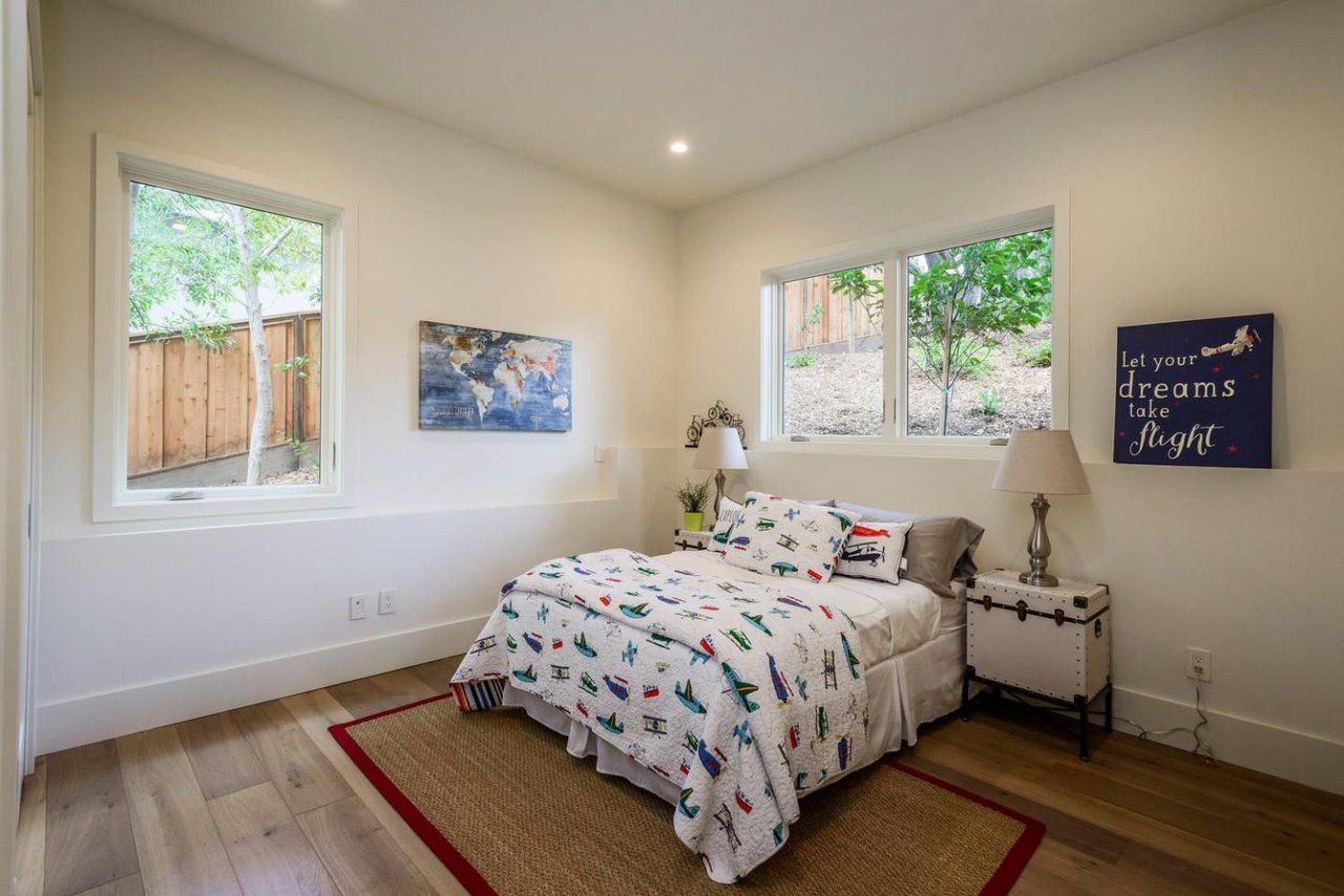 118 Los Montes Dr