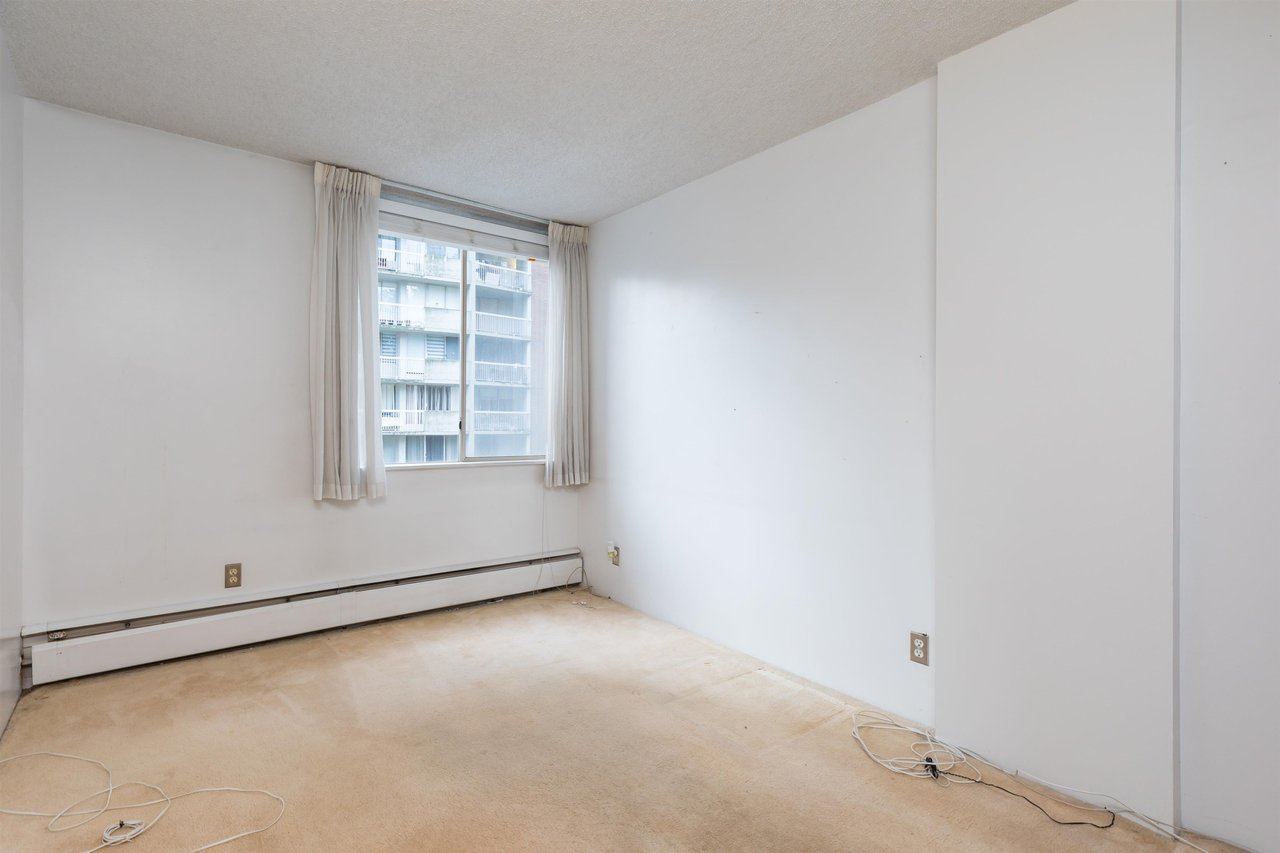 408-2020 Fullerton Ave
