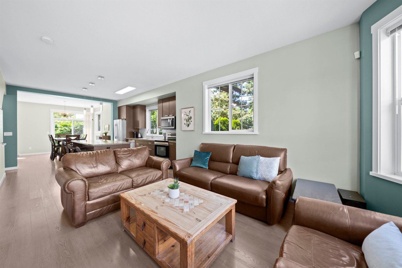 83-14838 61 Ave