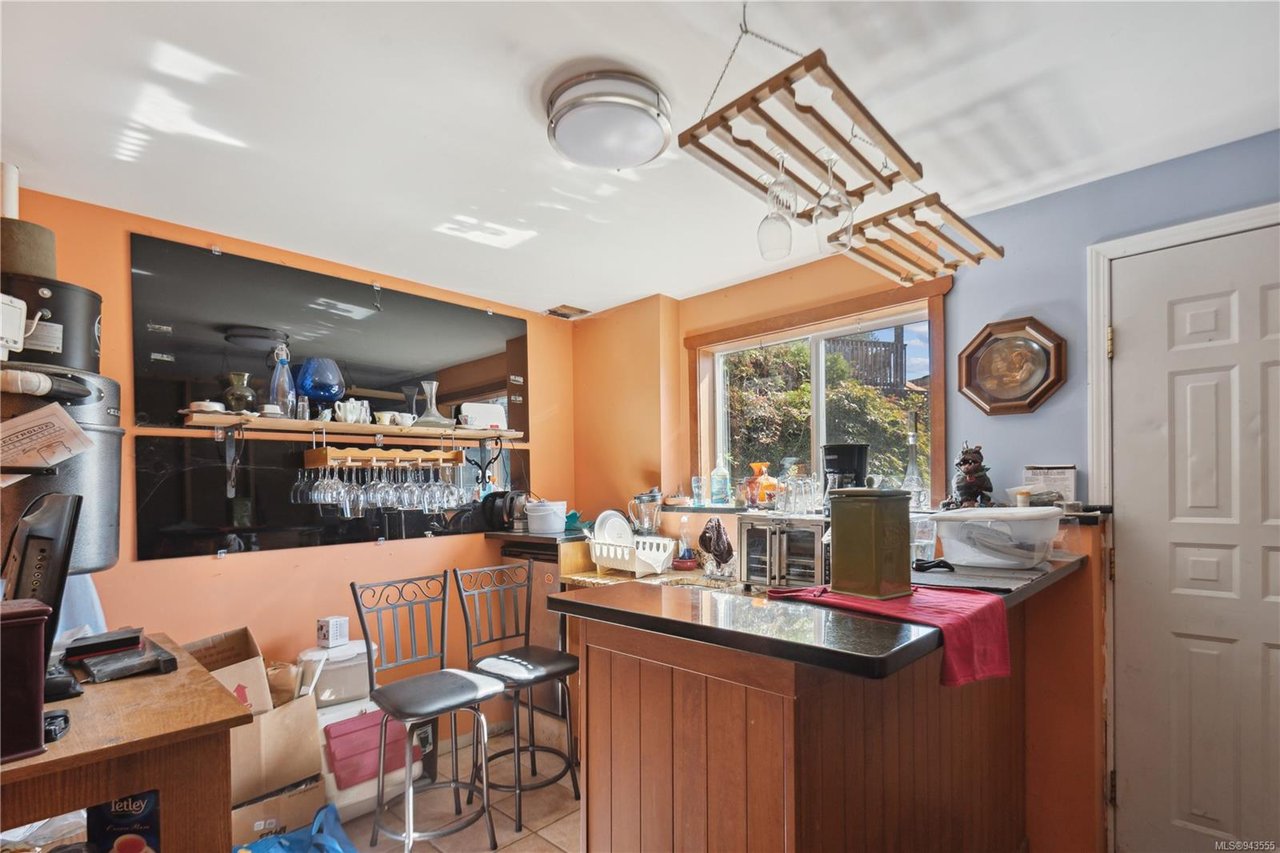 305 Lake Park Rd, Lake Cowichan