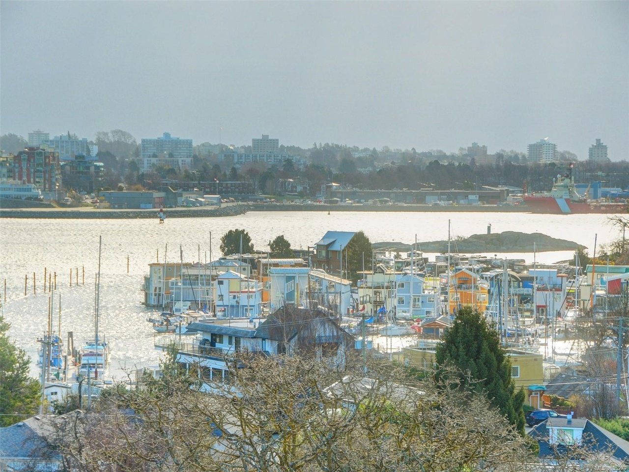 302-929 Esquimalt Rd, Esquimalt