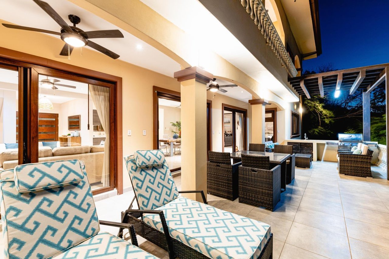 Luxury 6 BR Villa in Flamingo, Incredible Views | Starting At $1,350.00 Daily