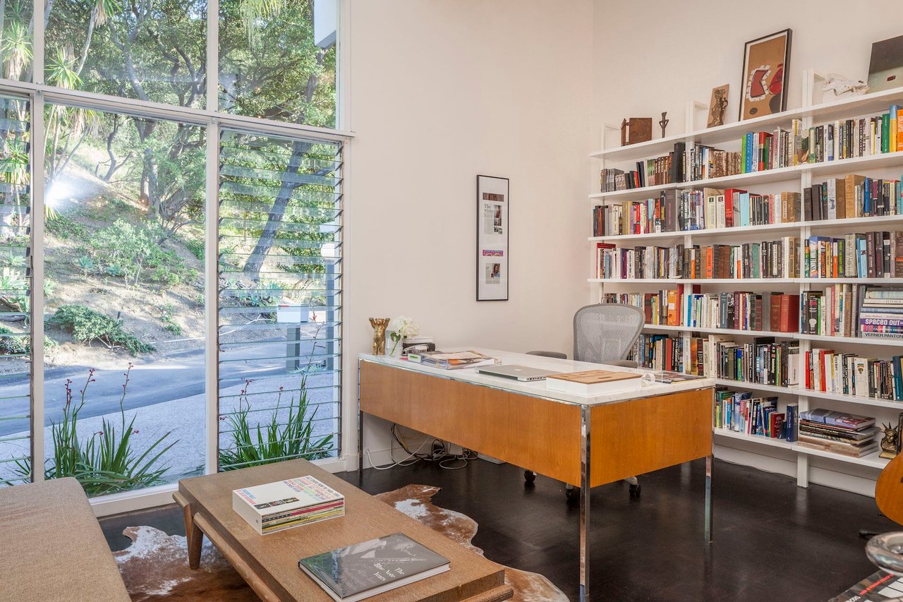 15171 Mulholland Dr
