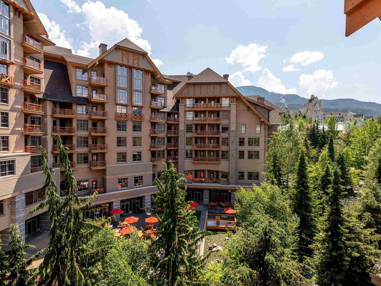 557-4591 Blackcomb Wy