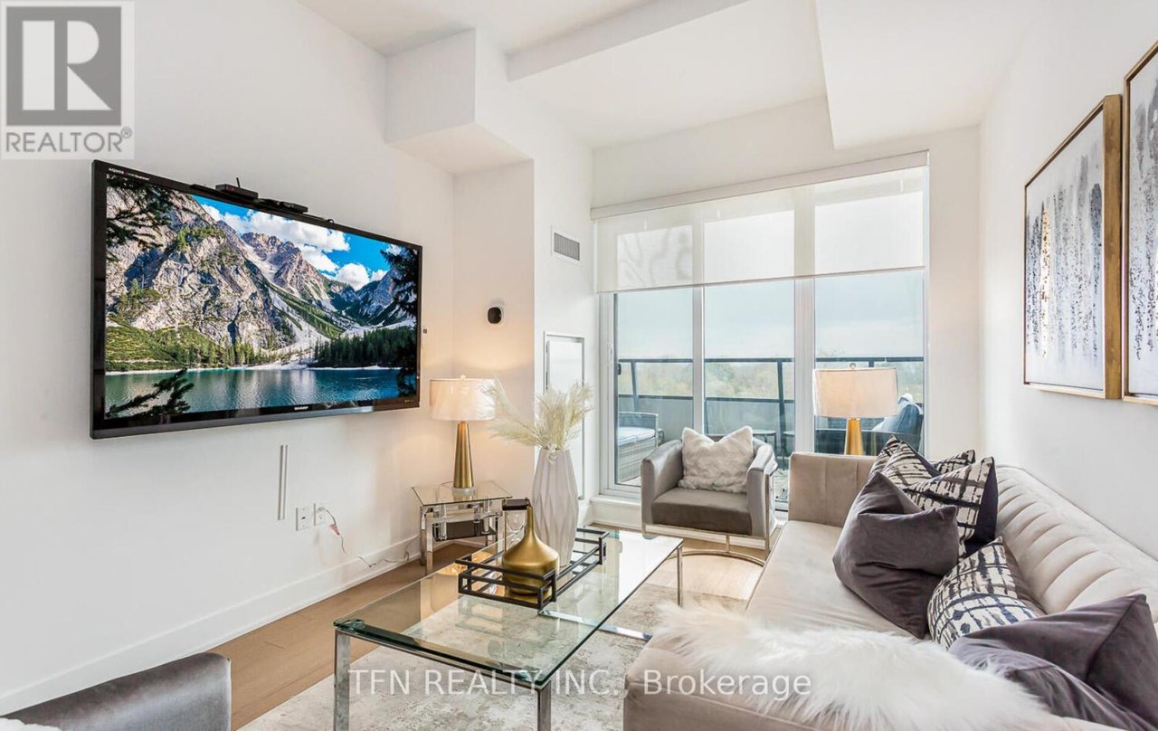 20 Shore Breeze Drive, Unit 213