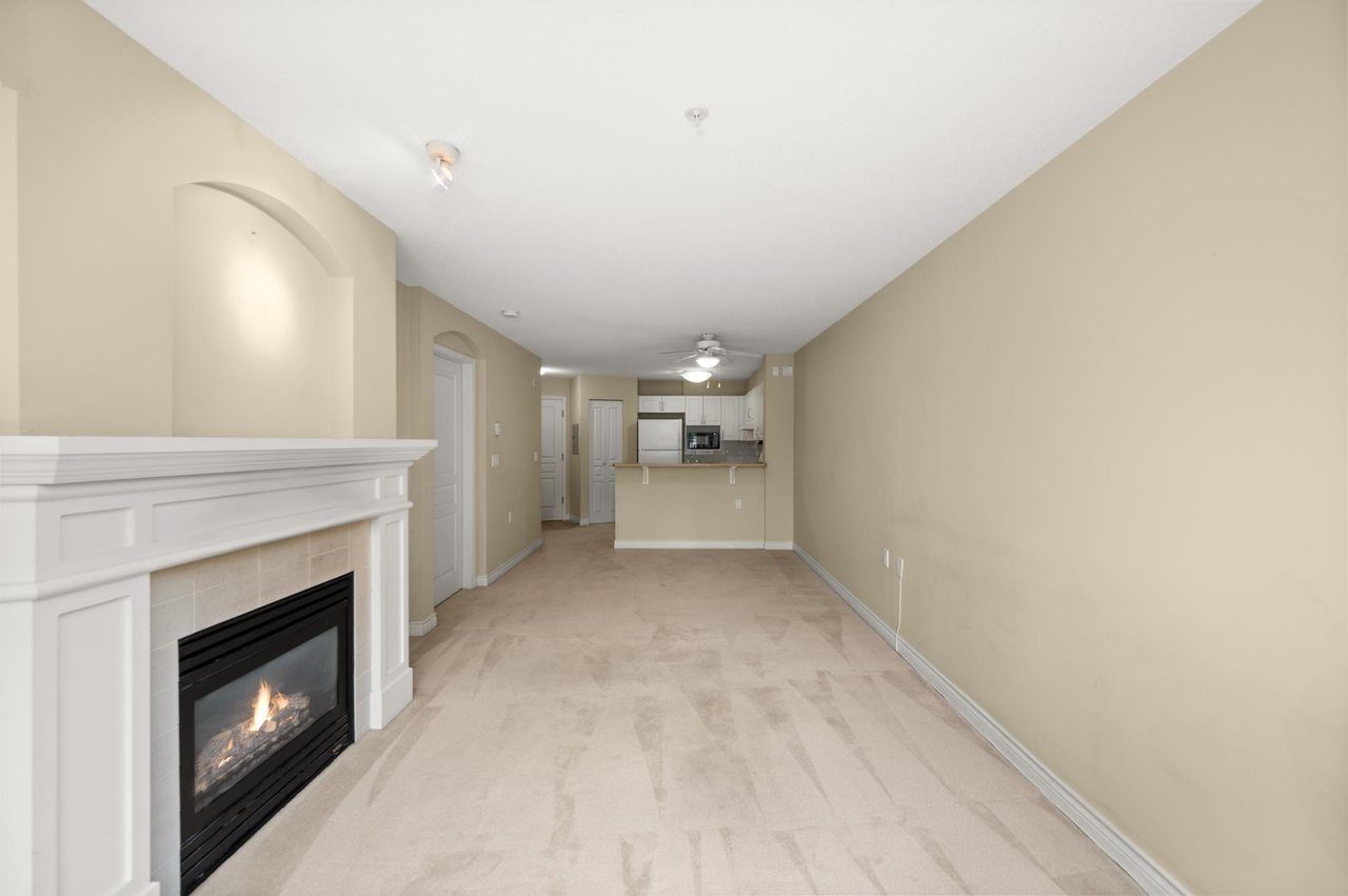 214-960 Lynn Valley Rd