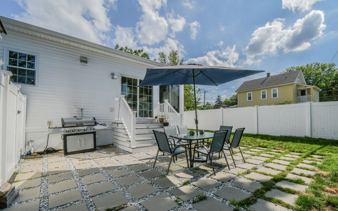 956 Oldfield Road