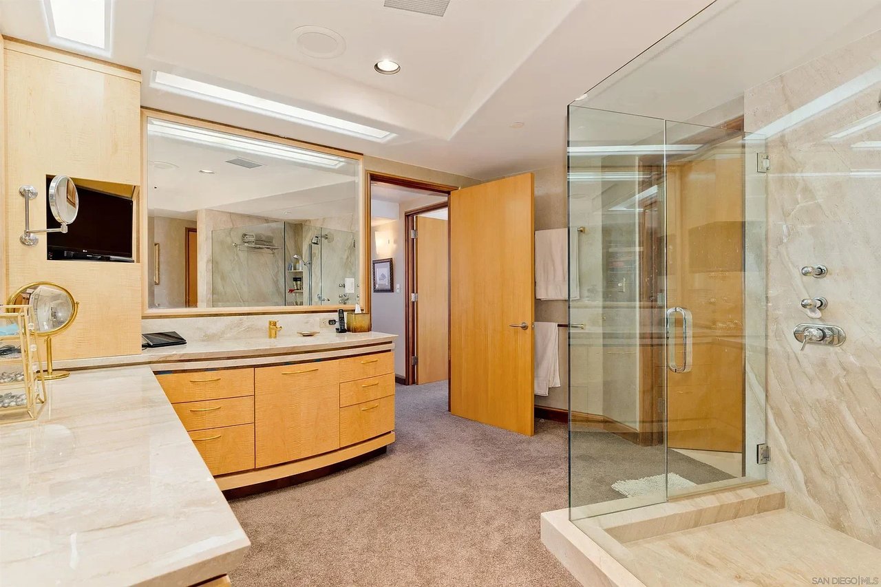 200 Harbor Dr
