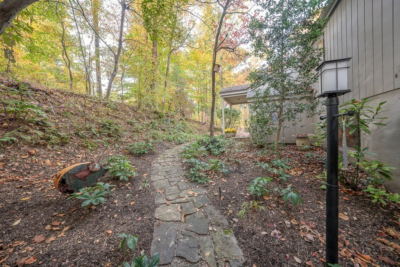 334 Malin Rd