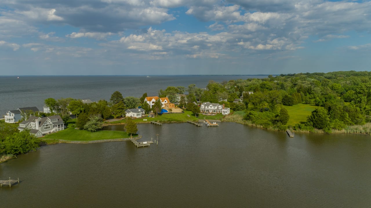 10 Things to Know about Buying Waterfront Homes in Maryland cover