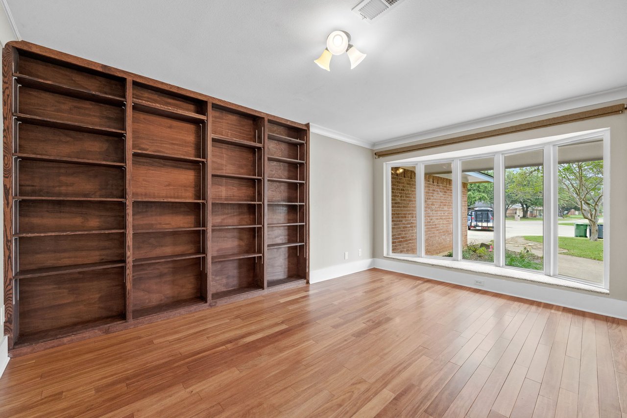 2912 Ashbury Drive