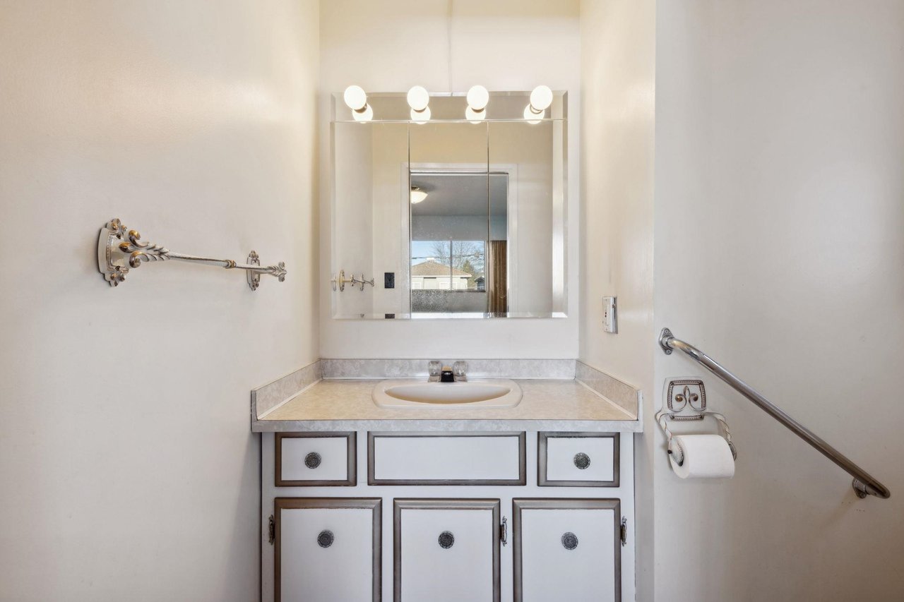 2235 E 51st Avenue, Vancouver