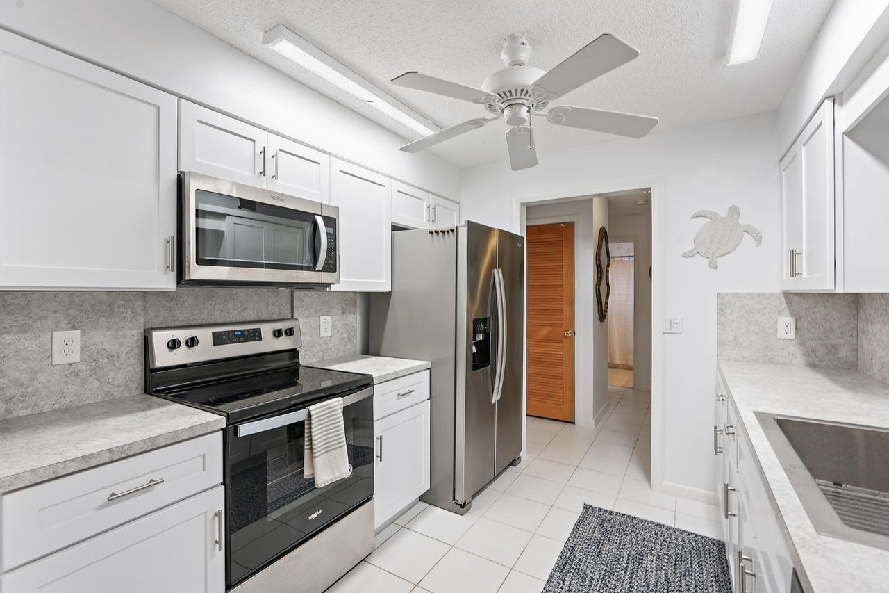 19256 Country Club Dr