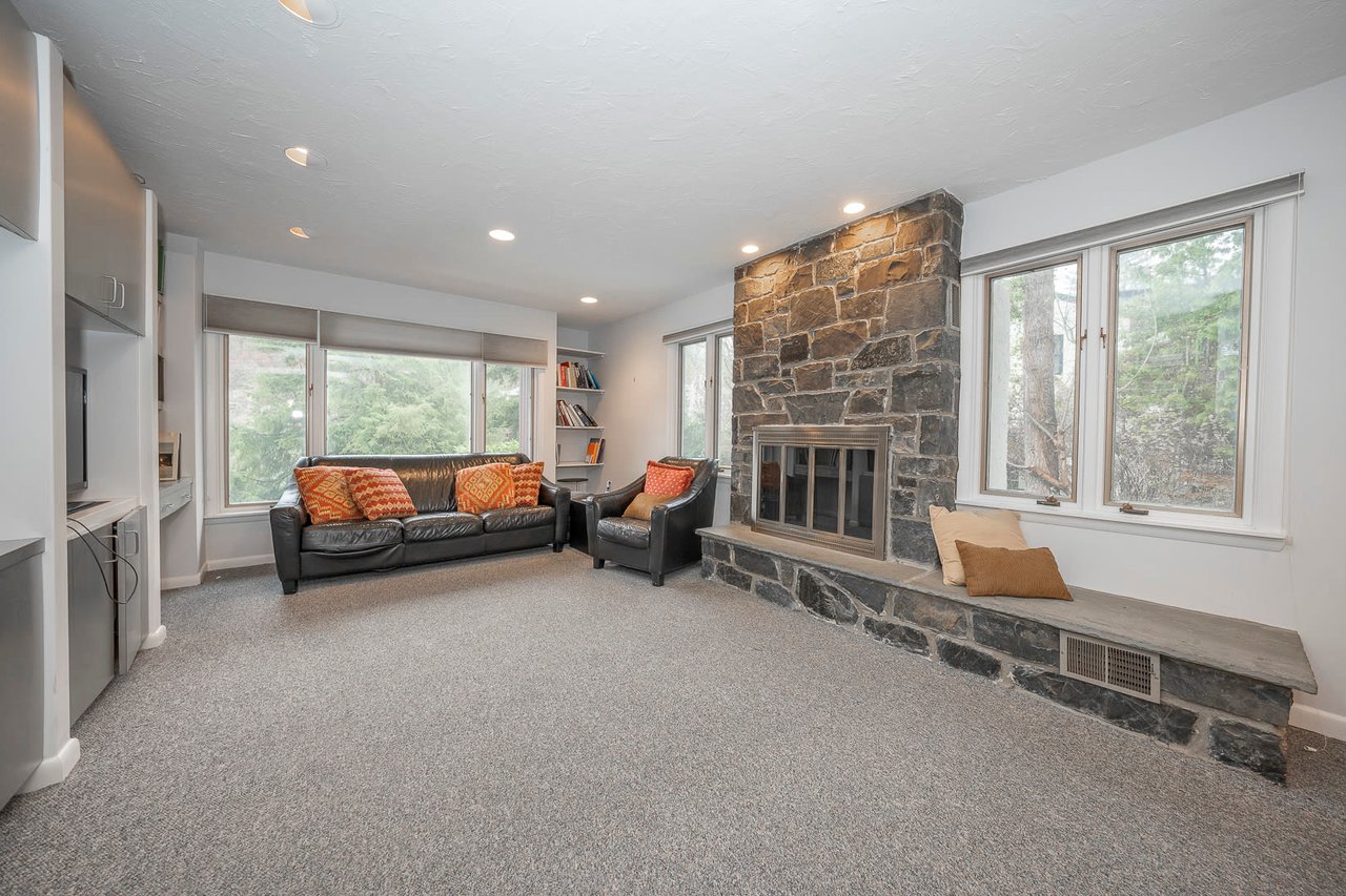 Modern Single Family Home 