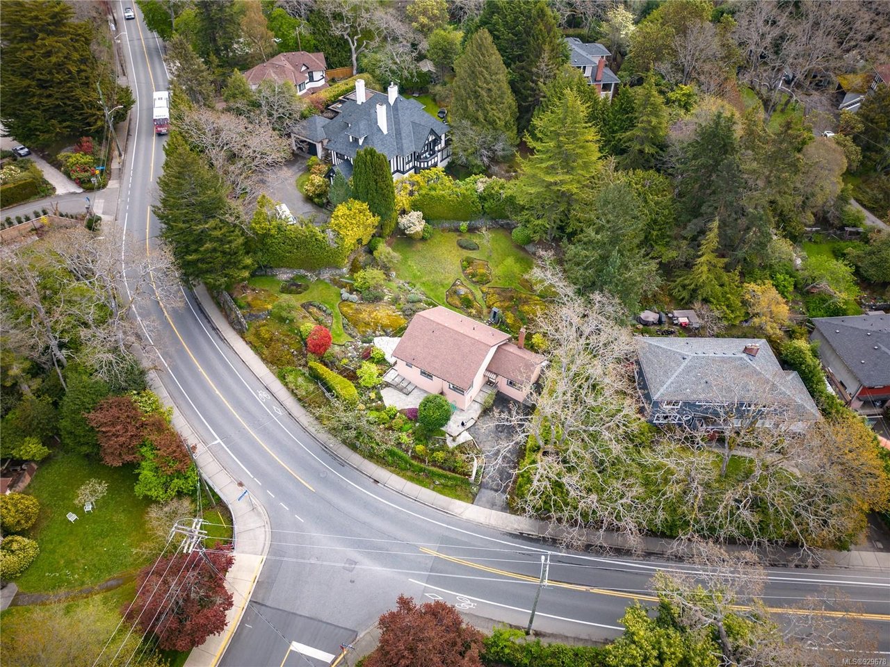 563 Foul Bay Rd
