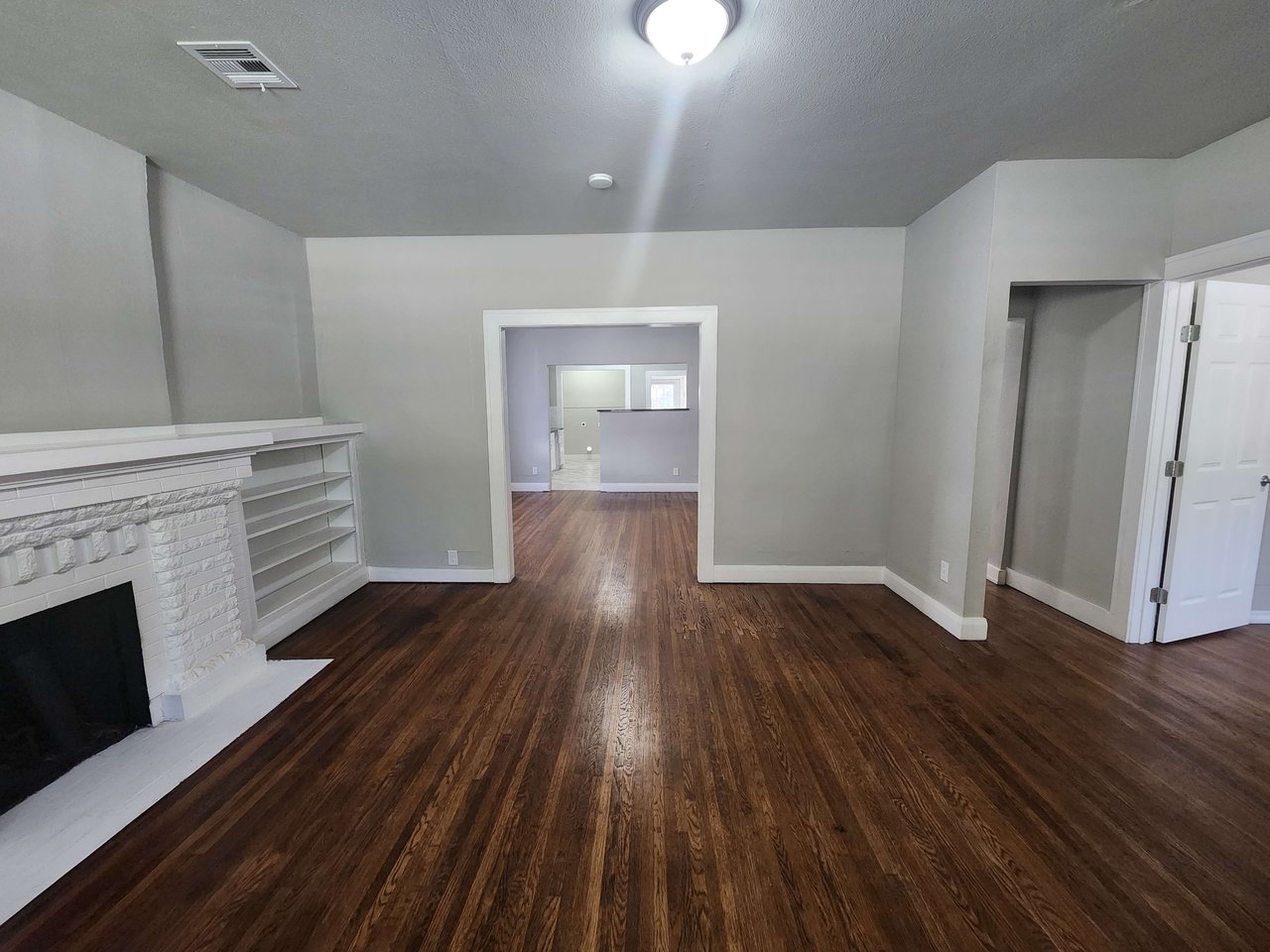 1017 N. Broadway Ave
