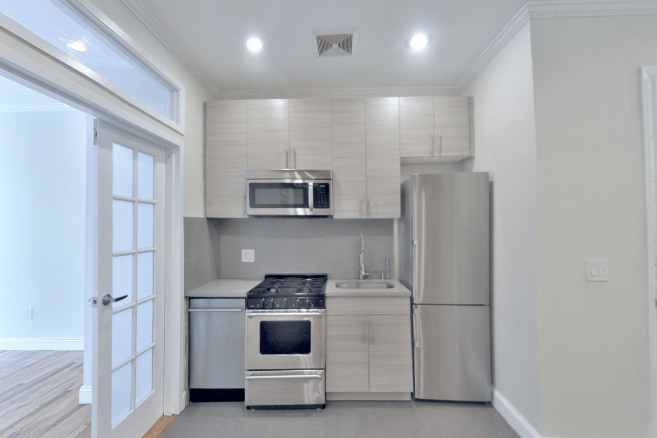 117 Elizabeth Street, Apt 3A