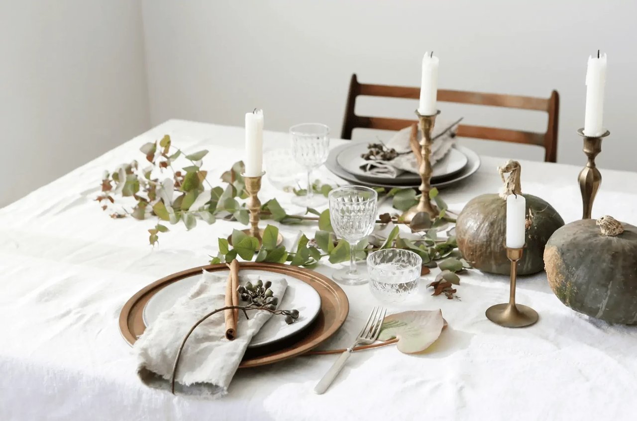 Make Your Thanksgiving Tablescape Simply Memorable