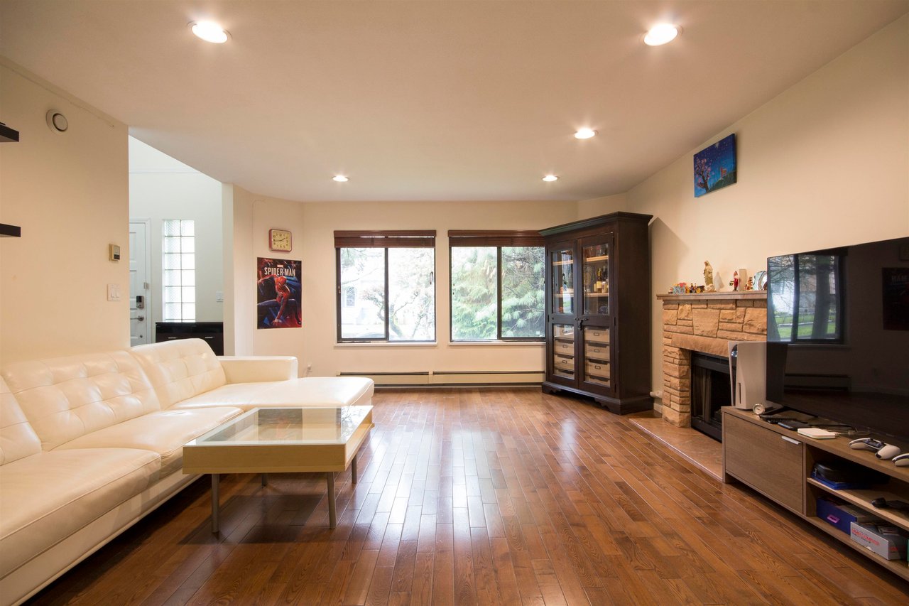 64 W 39th Ave